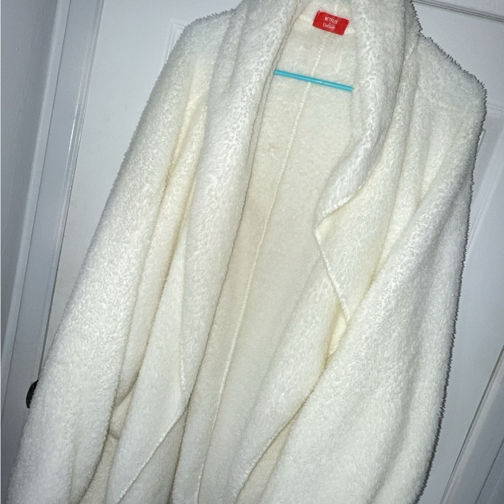 NETFLIX x Unhide Blanket Poncho